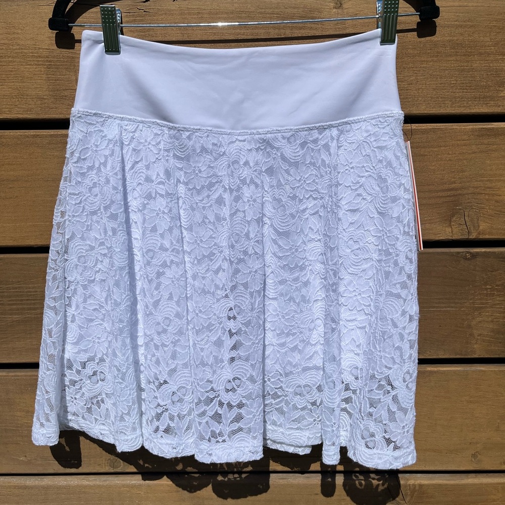 NWT Aqua Althletic Lace Skort, white, sz Medium